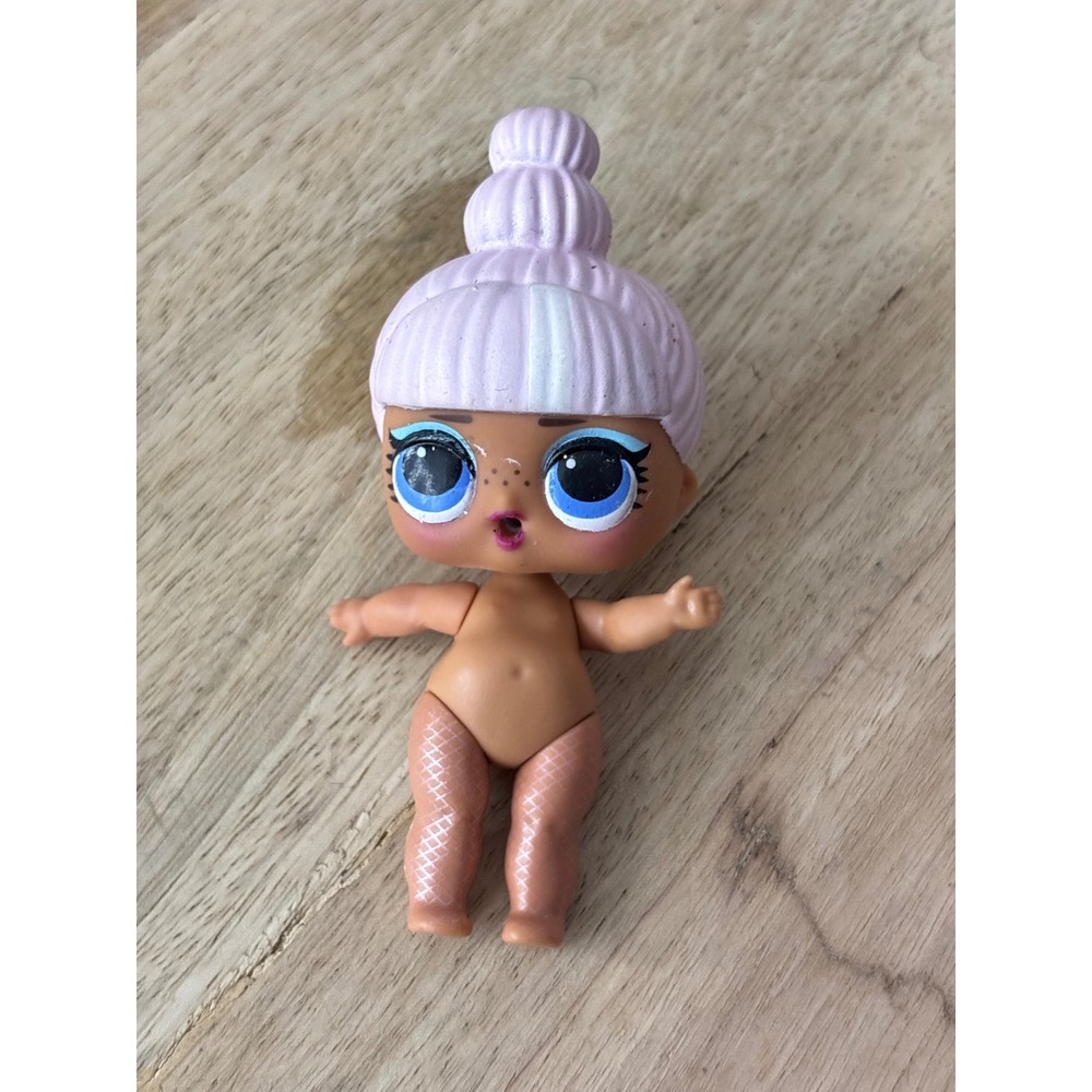MGA Entertainment LOL Surprise Lil Sister Doll Lavender Hair 39218WFE 3 Inch Toy
